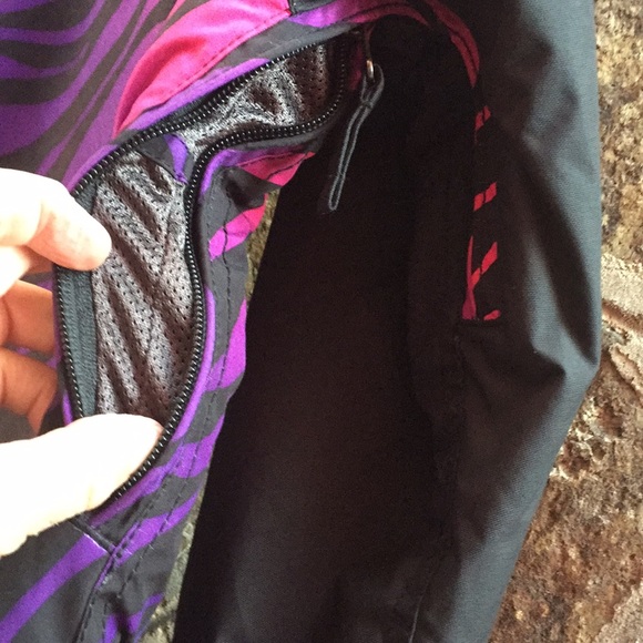 [New] 686 (M) Mannual Vamp Insulated Black/Pink/Purple Flame Snowboard Jacket - Picture 10 of 16